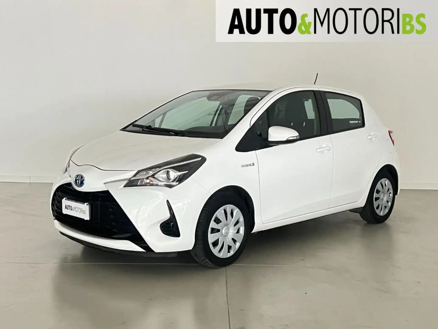 Toyota Yaris 1.5 Hybrid 5 porte Active Bianco - 1