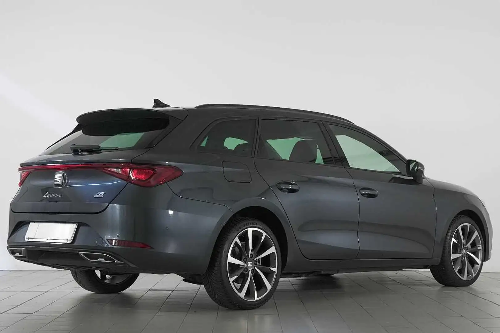 SEAT Leon e-Hybrid Leon Sportstourer 1.4 e-Hybrid DSG FR 204 CV Grigio - 2