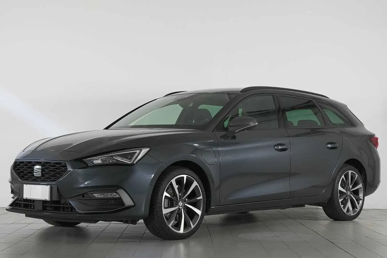 SEAT Leon e-Hybrid Leon Sportstourer 1.4 e-Hybrid DSG FR 204 CV Grigio - 1