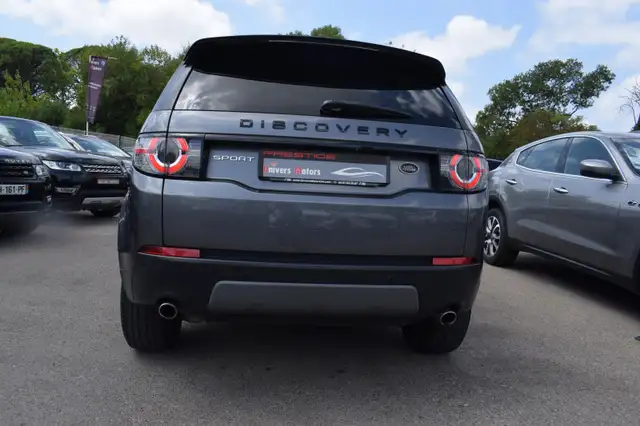 Land Rover Discovery Sport view 11