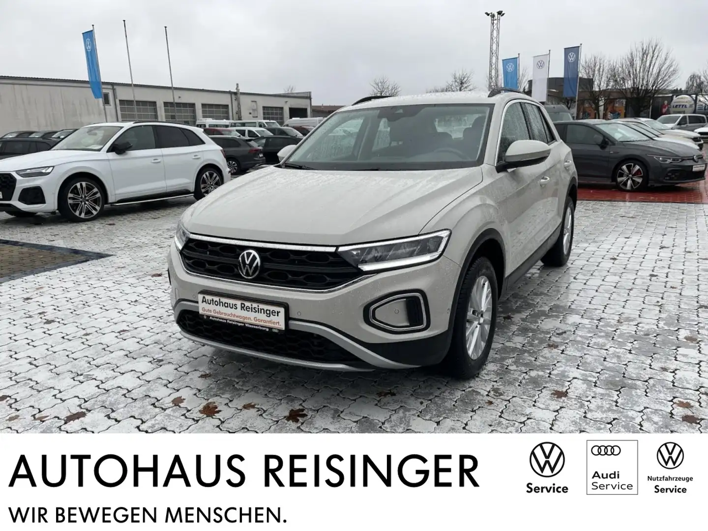 Volkswagen T-Roc 1.5 TSI DSG Life (Navi,APP,AHK,SH,PDC) Klima Navi Grigio - 1