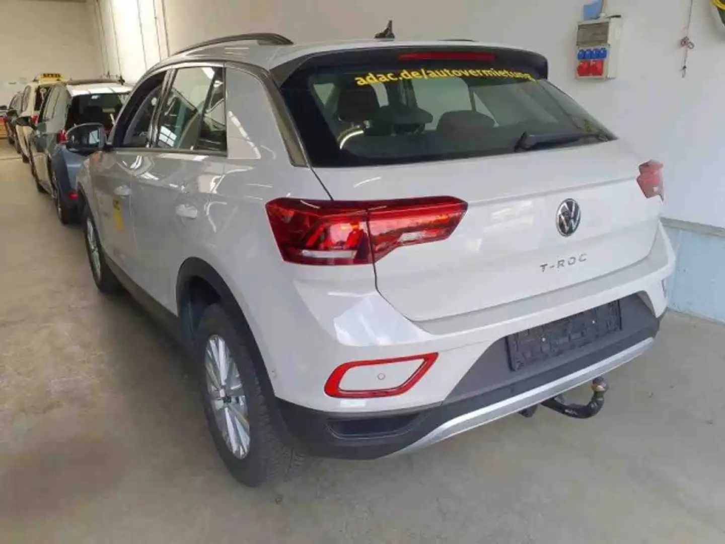Volkswagen T-Roc 1.5 TSI DSG Life (Navi,APP,AHK,SH,PDC) Klima Navi Grau - 2