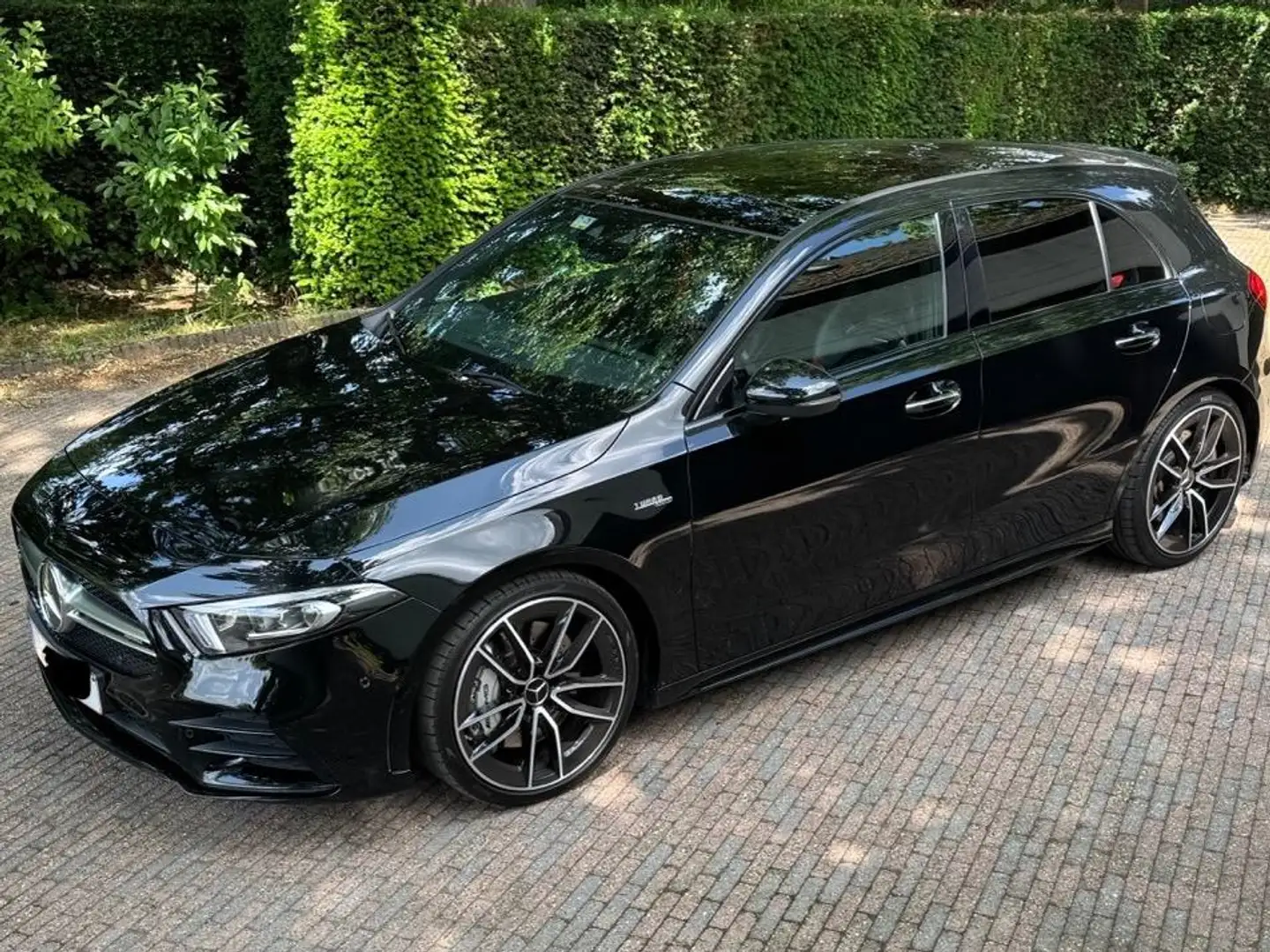 Mercedes-Benz A 35 AMG Černá - 1