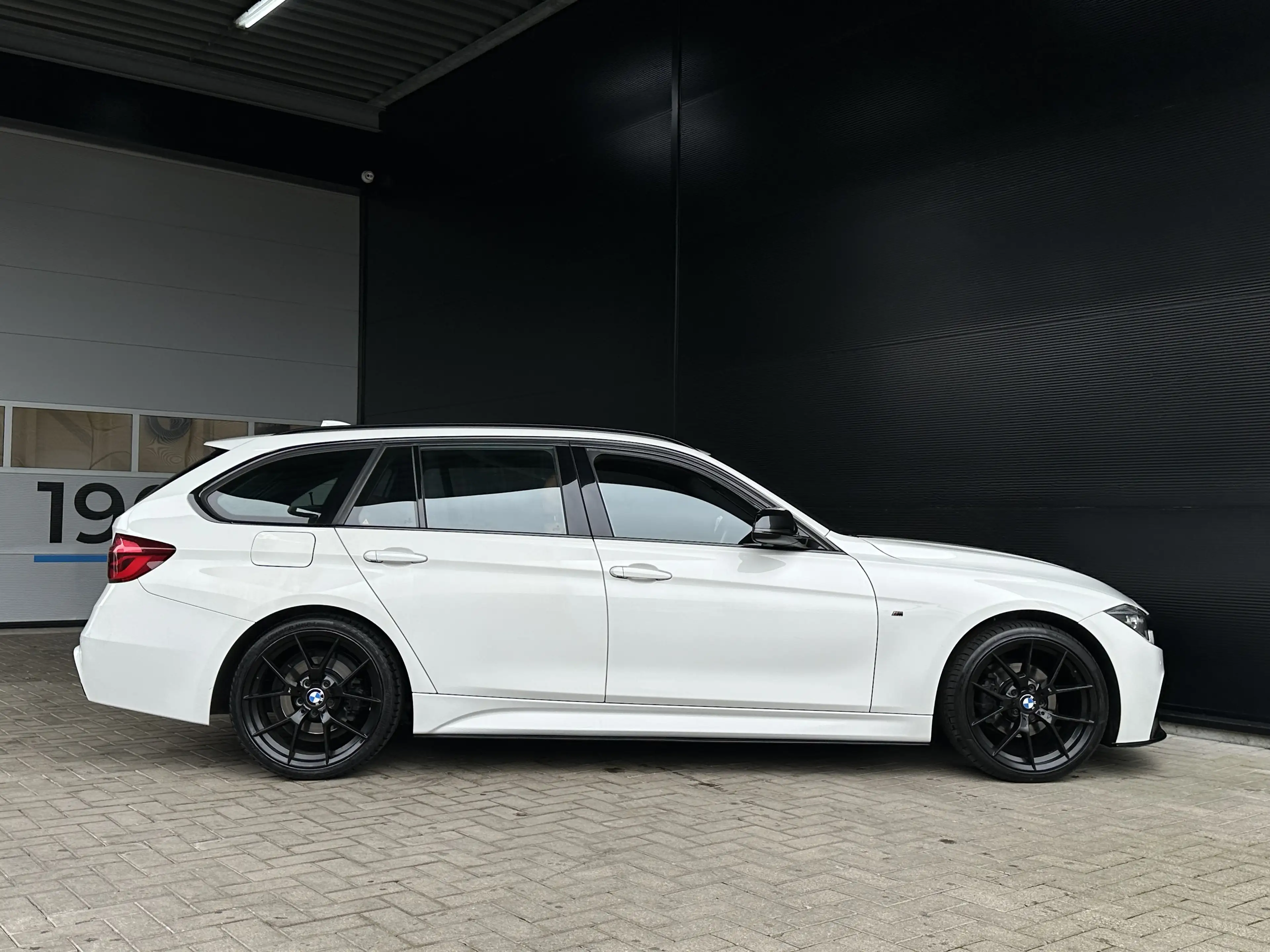 BMW 328 3 Serie 328i Touring | M-SPORT | NL-Auto | PANODAK — photo 11