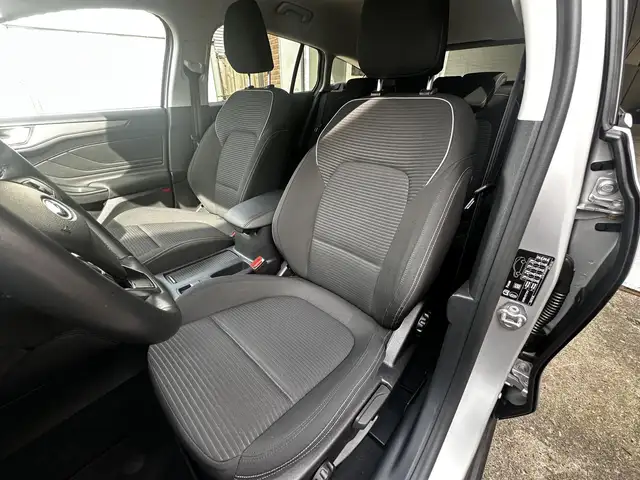 Ford Focus view 3