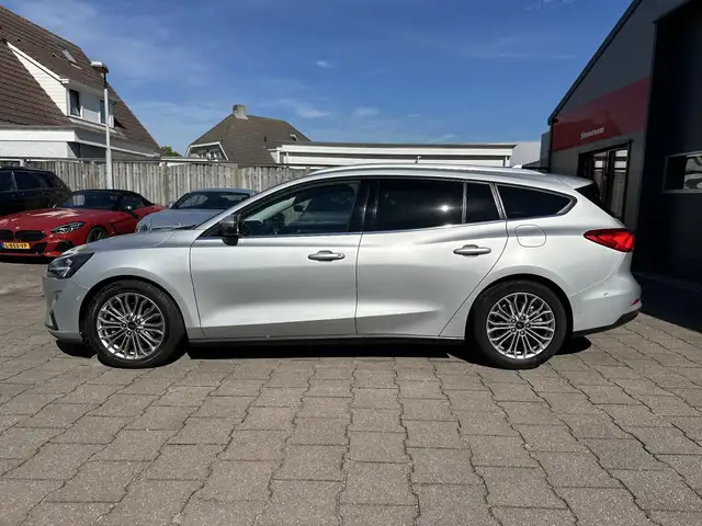 Ford Focus view 4