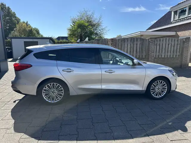 Ford Focus view 17
