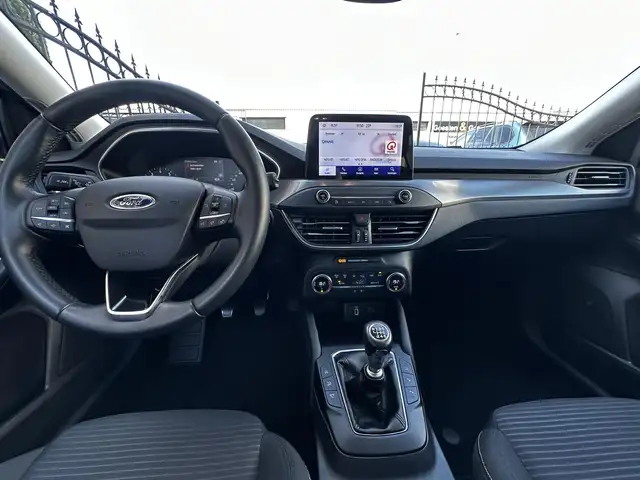 Ford Focus view 2