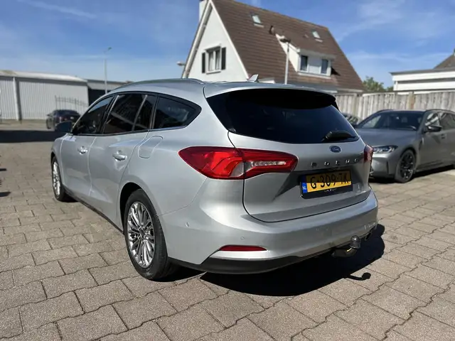 Ford Focus view 8
