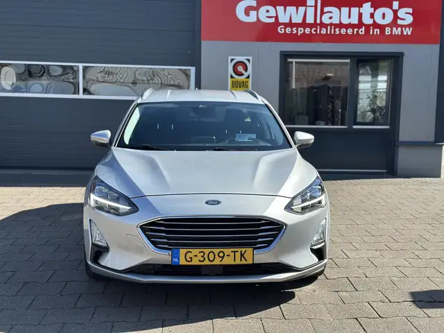 Ford Focus view 23