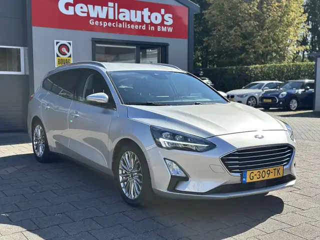 Ford Focus view 20