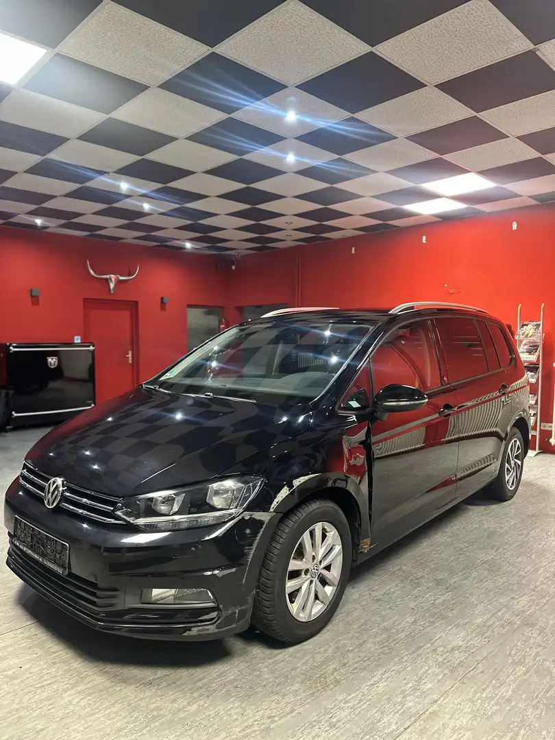 Volkswagen Touran Sound 8200km TÜV 04.2027 Schwarz - 2