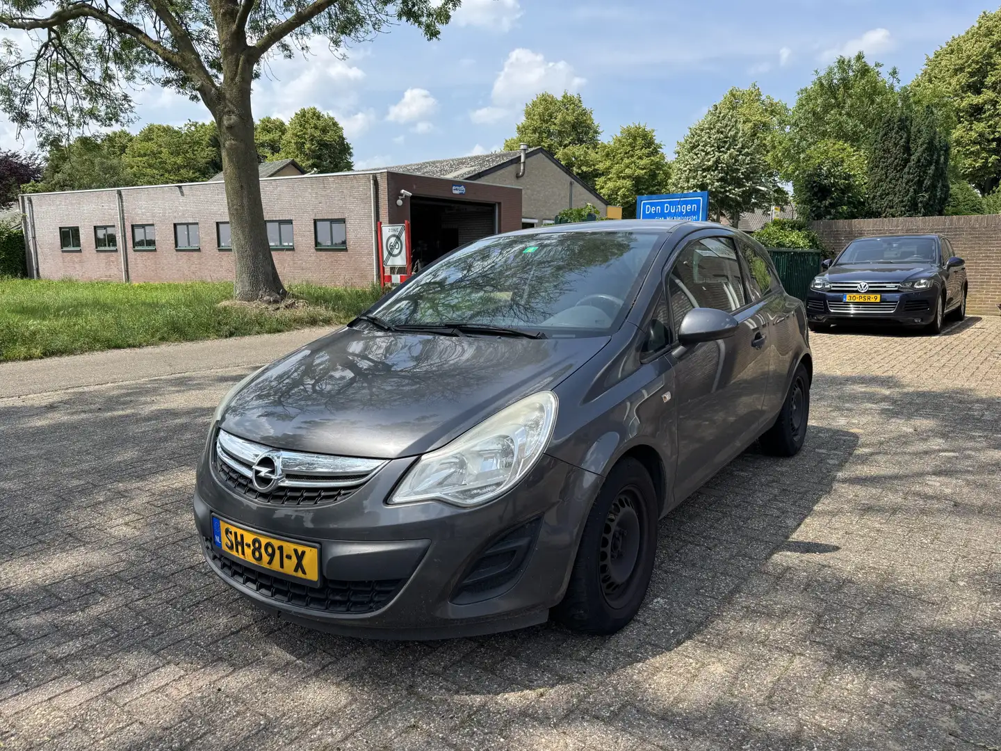 Opel Corsa 1.2-16V MOTOR DEFECT! Grau - 1
