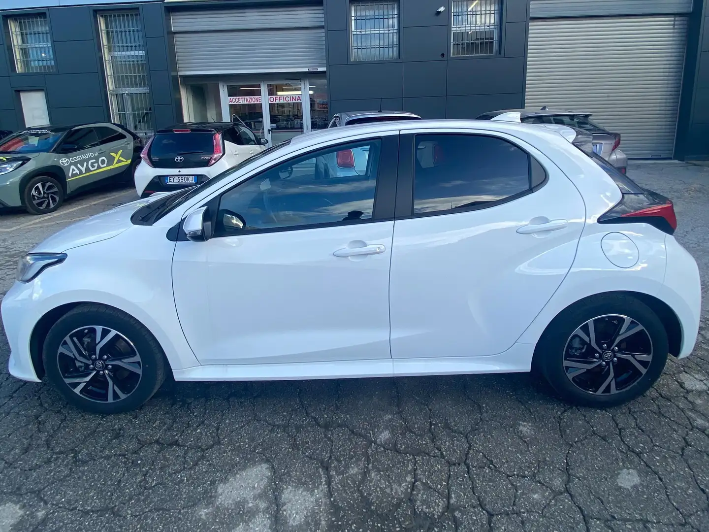 Toyota Yaris Yaris IV 2020 1.5h Trend Bianco - 2