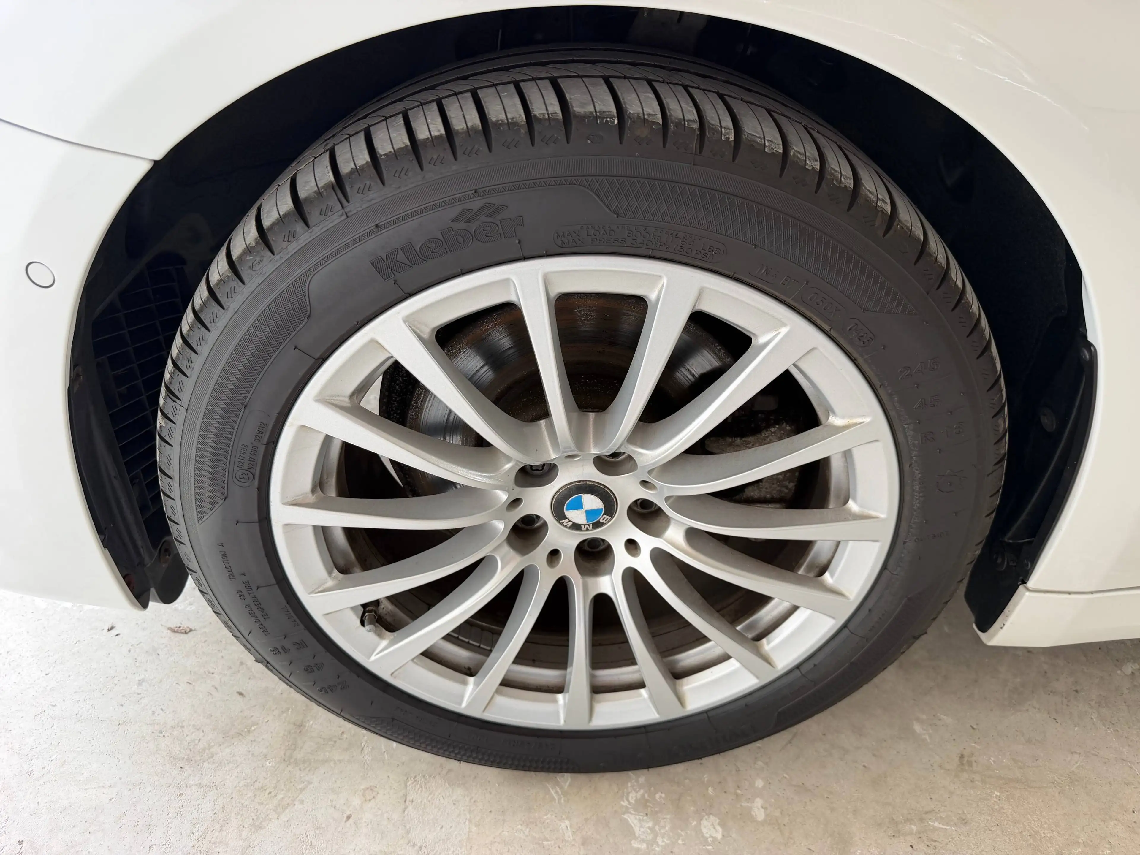 BMW 520 520 d Hybrid Virtual Panorama 4,5L/100 — photo 15