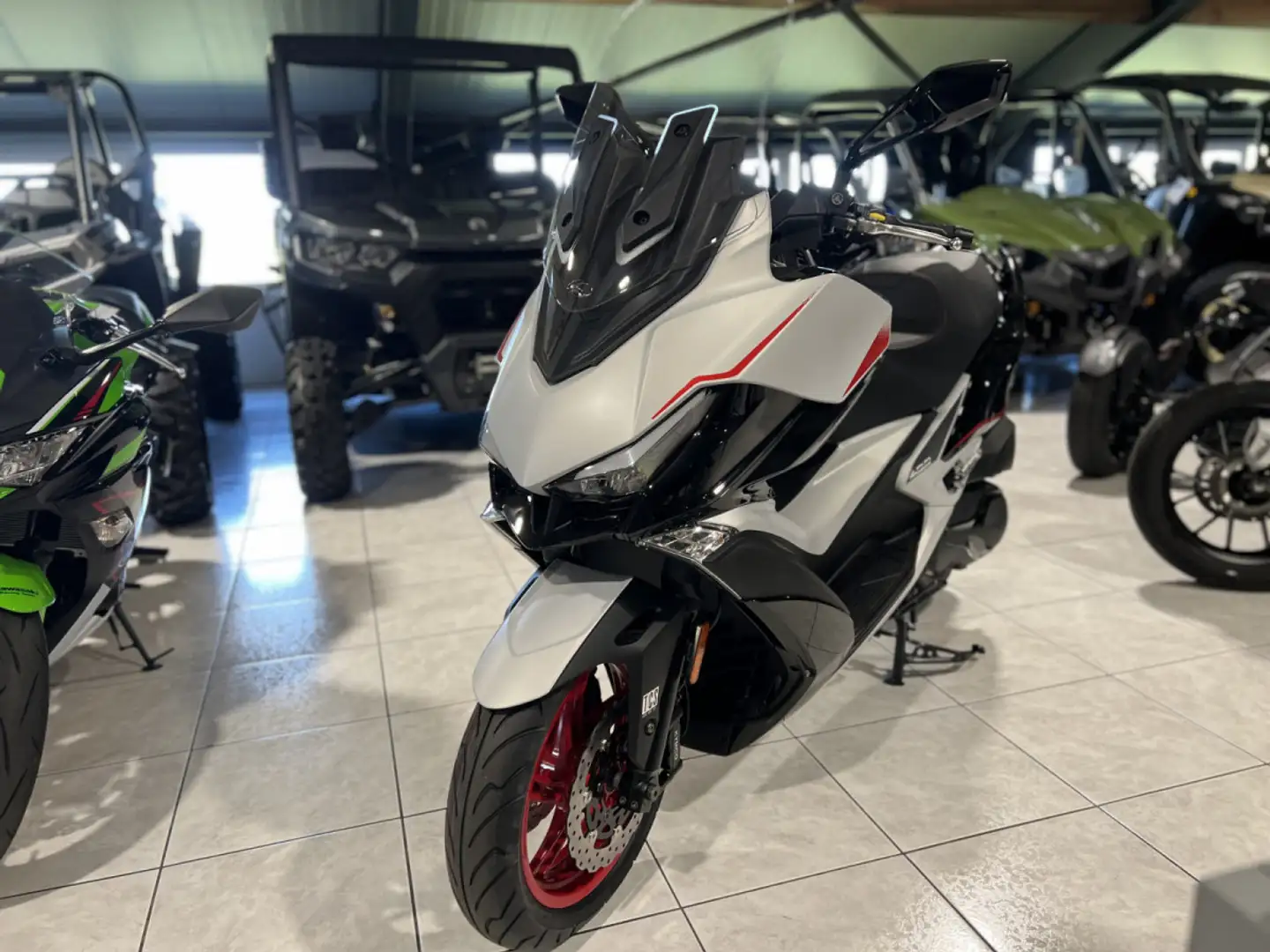 Kymco Xciting 400i VS SE Alb - 2