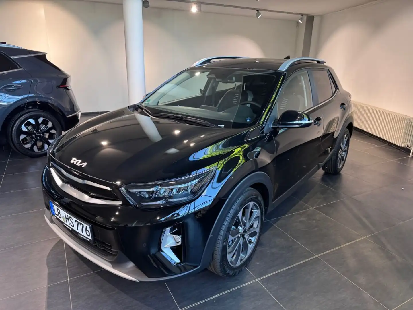 Kia Stonic 1.0 T-GDI OPF Mild Hybrid DCT7 Spirit Schwarz - 1