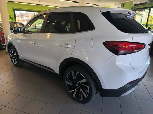 MG ZS view 7