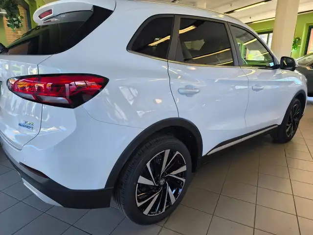 MG ZS view 9