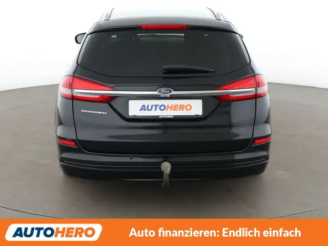 Ford Mondeo view 5