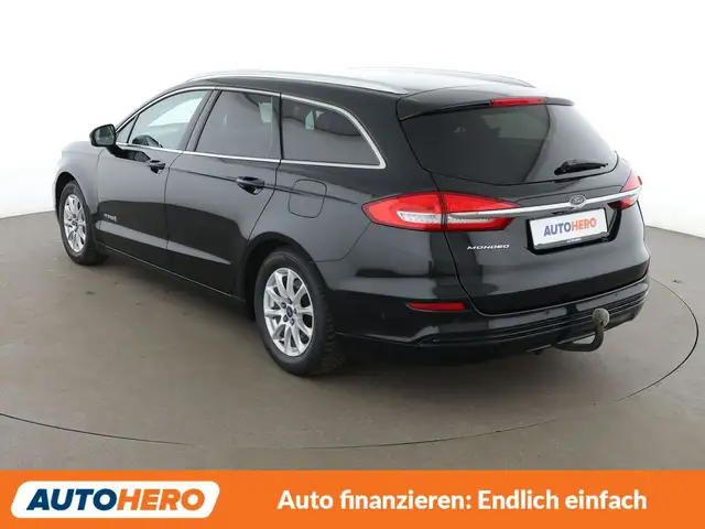 Ford Mondeo view 4