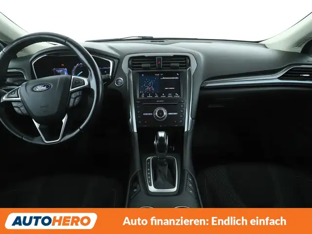 Ford Mondeo view 12