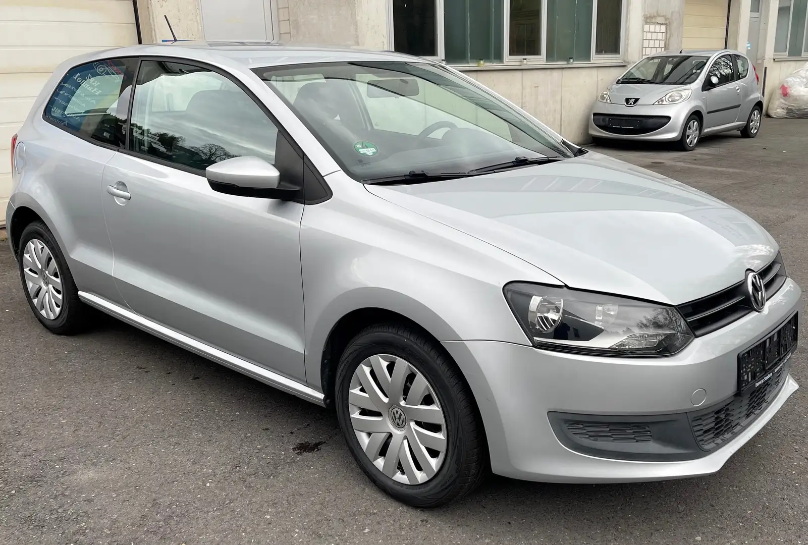 Volkswagen Polo 6R Comfortline Gris - 2