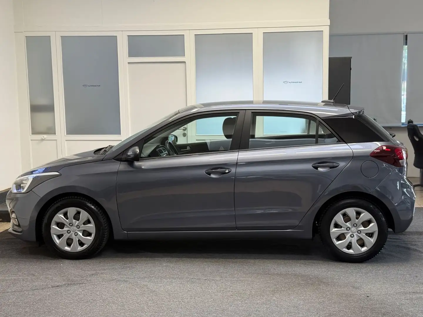 Hyundai i20 Advantage+ Automatik/Touchscreen/Kamera/SHZ Grau - 2