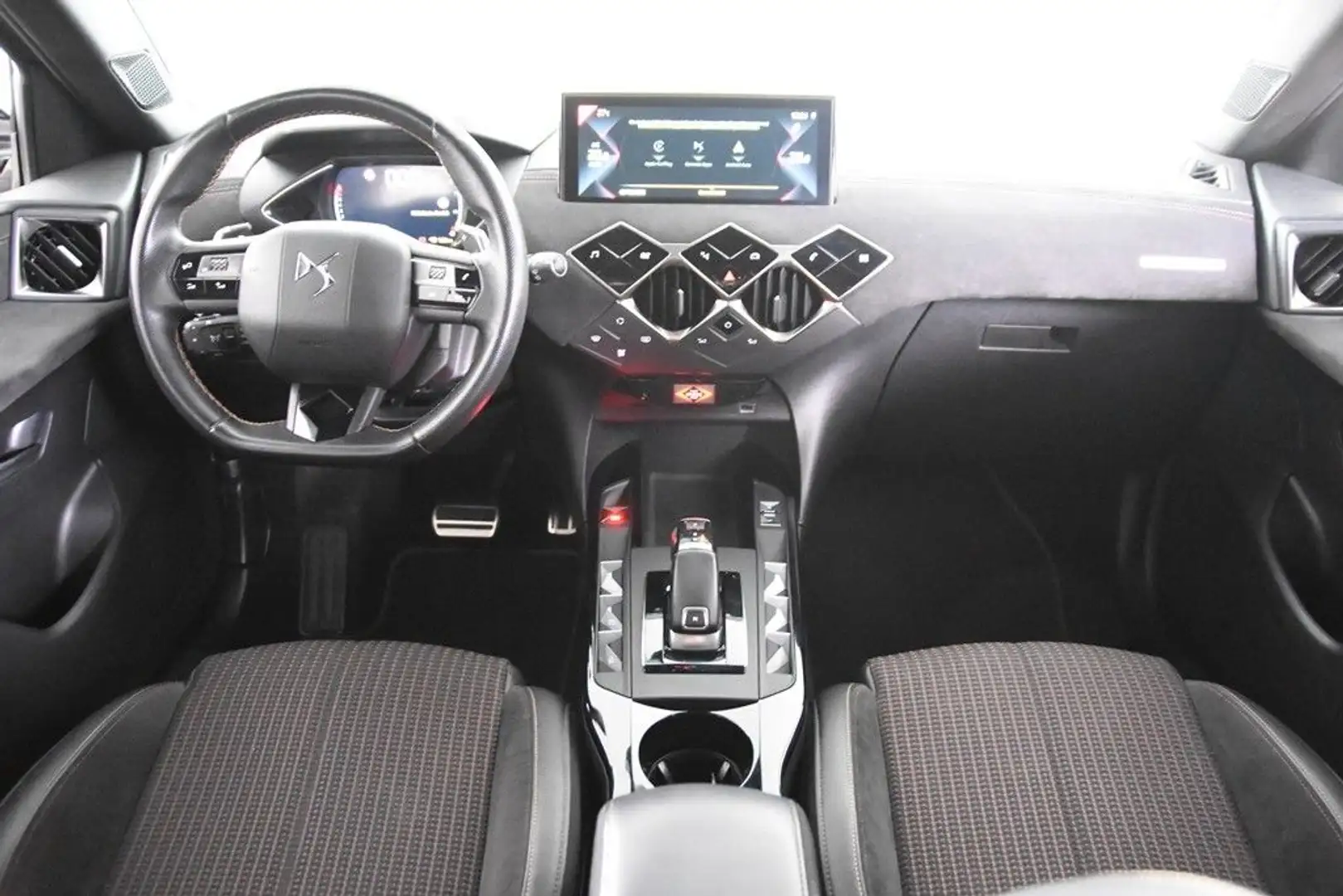 DS Automobiles DS 3 Crossback Performance Line  *1.Hand*T-Leder* Grau - 2