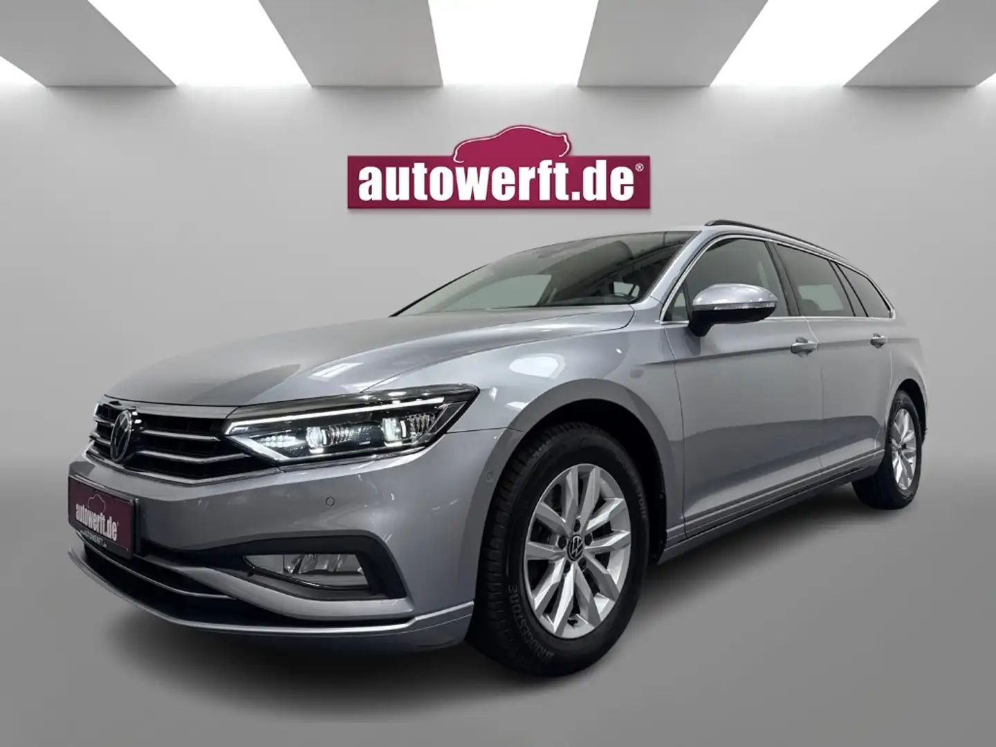 Volkswagen Passat Variant 2.0 TDI DSG VIRTUAL MATRIX AHK 360 CAM NAVI PDC SH Silber - 1