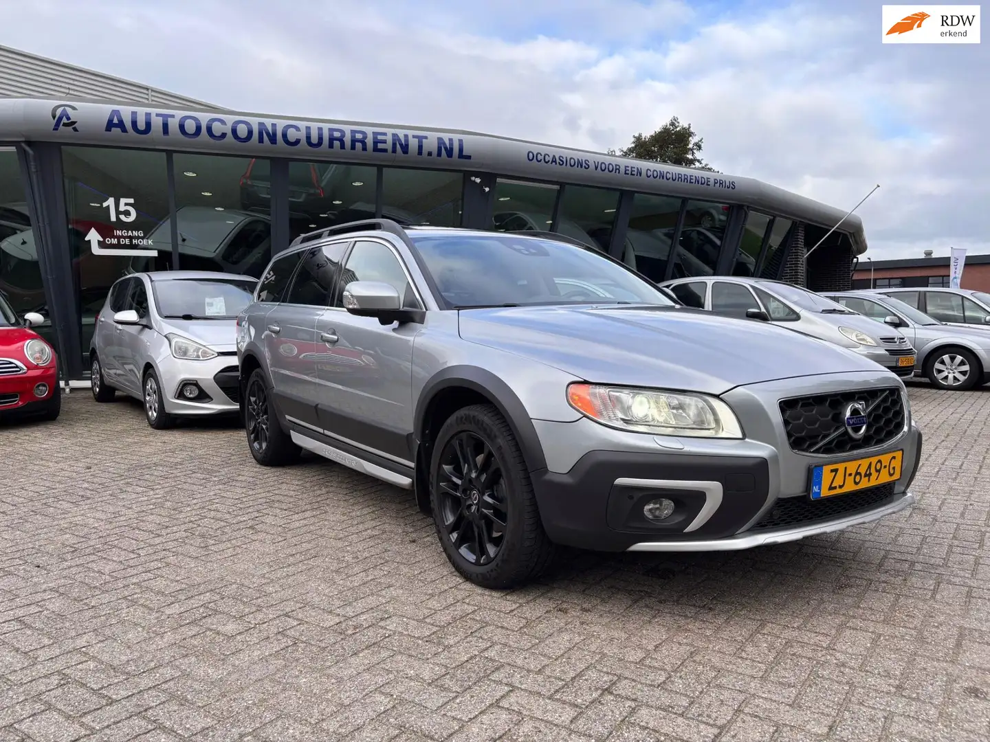 Volvo XC70 2.0 D4 FWD Summum, Automaat, Vol optie, Inruil mog Gris - 1
