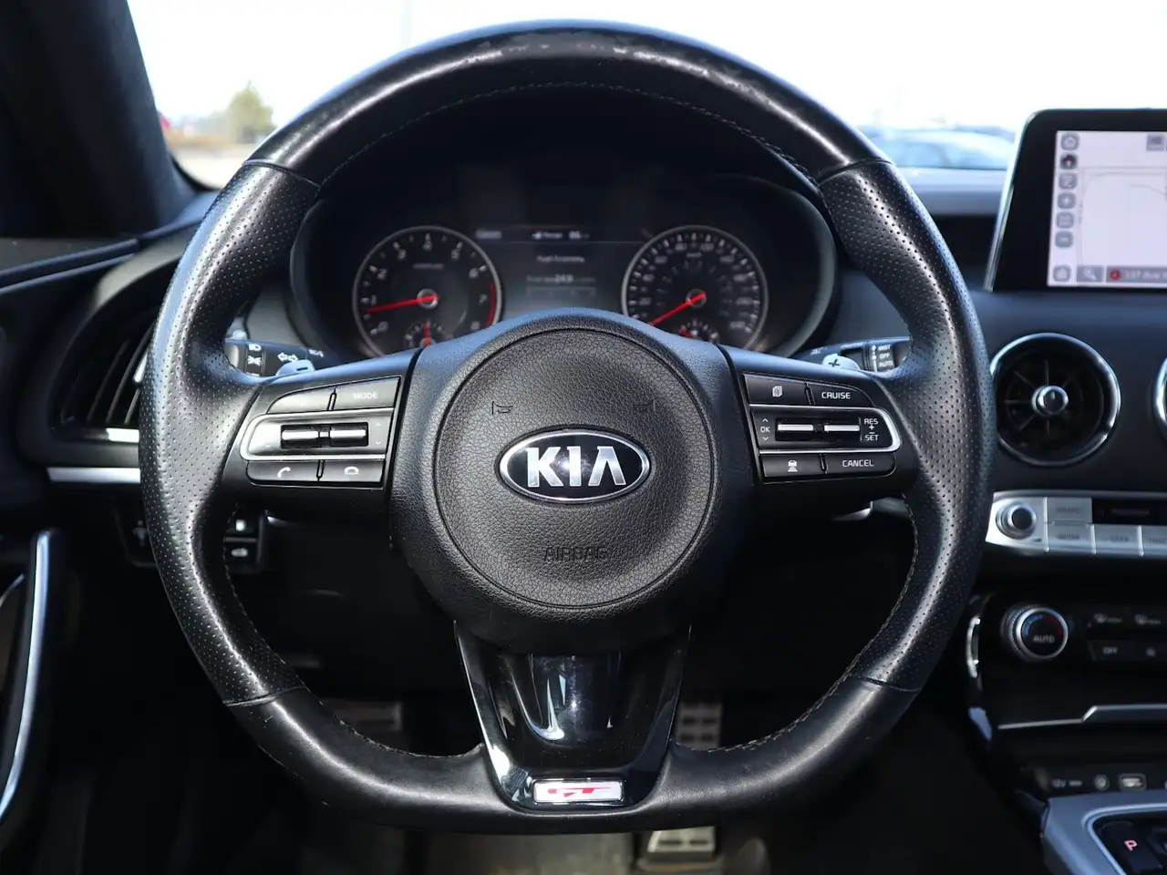 Kia Stinger снимка Kia Stinger