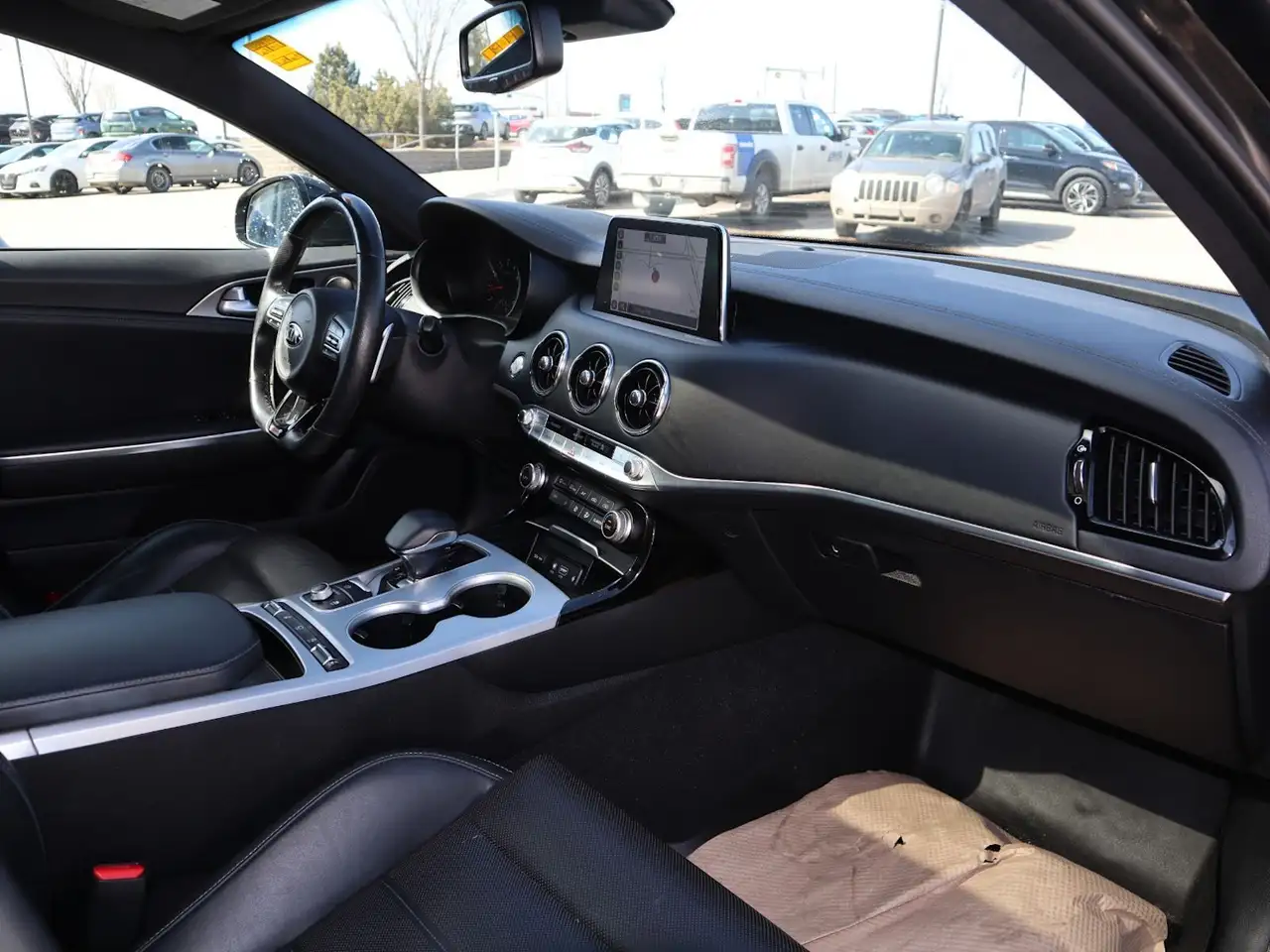 Kia Stinger снимка Kia Stinger