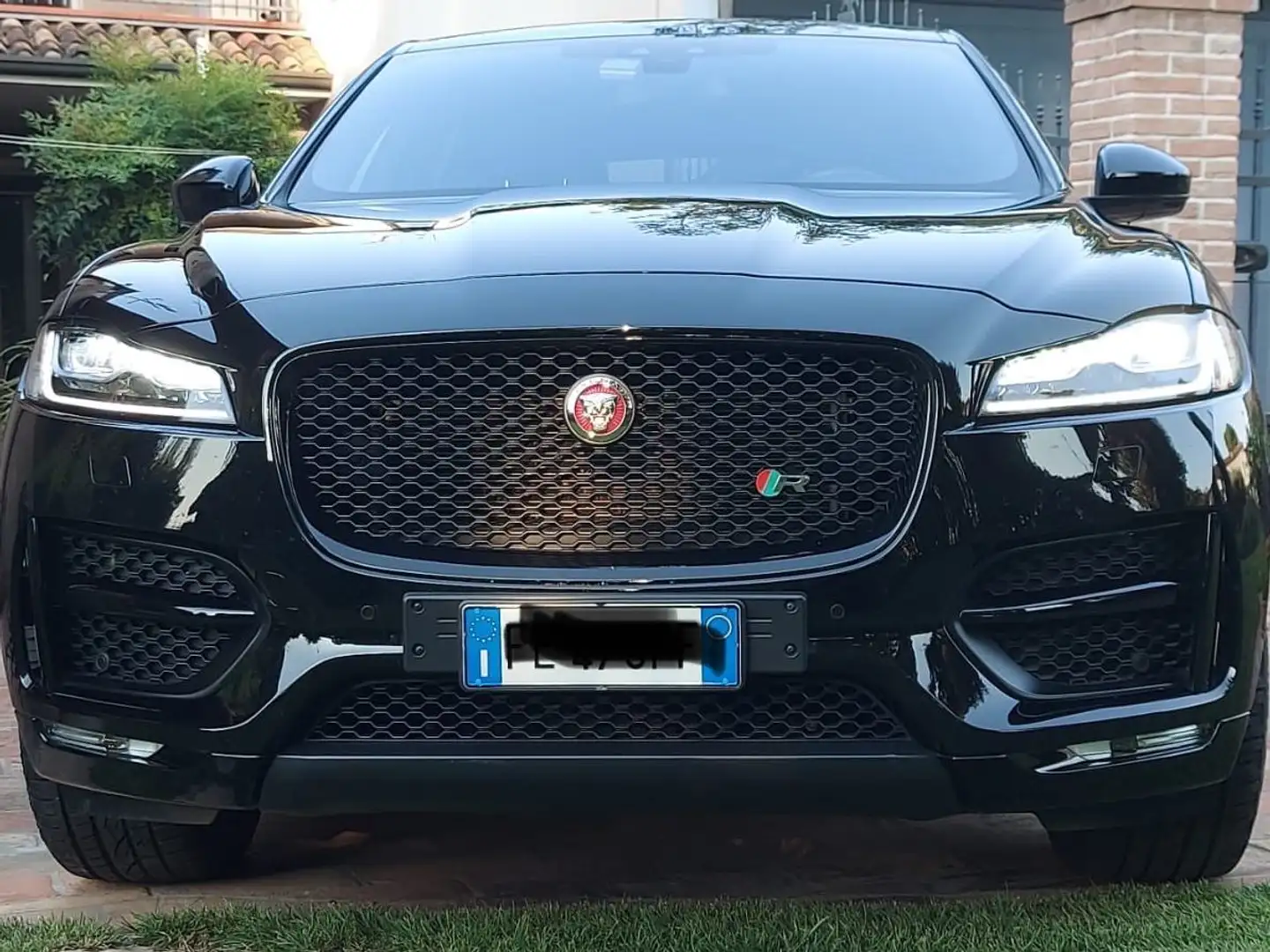 Jaguar F-Pace 2.0d R-Sport awd 180cv auto - 1