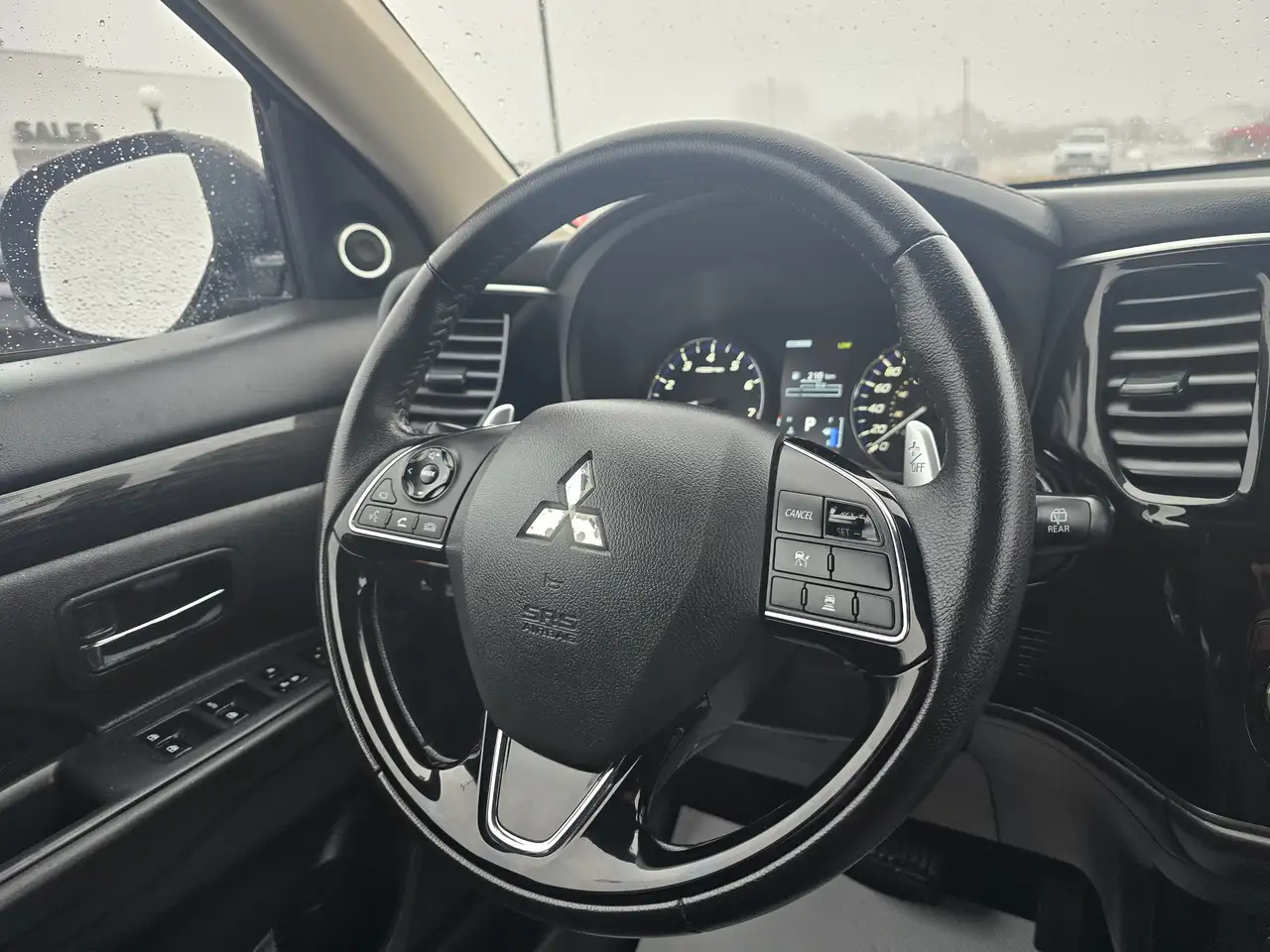 Mitsubishi Outlander снимка Mitsubishi Outlander