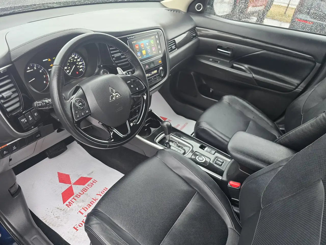 Mitsubishi Outlander снимка Mitsubishi Outlander