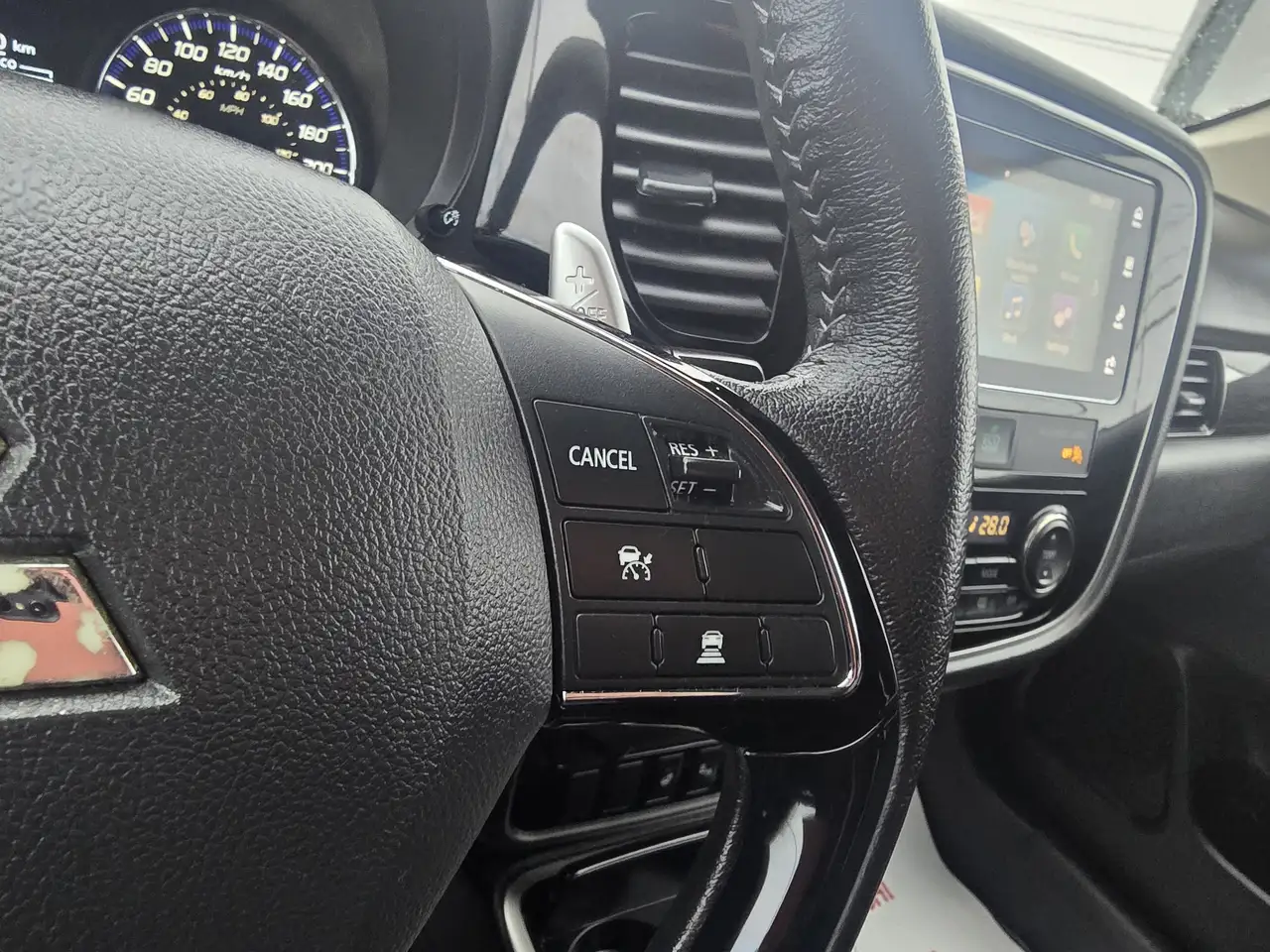 Mitsubishi Outlander снимка Mitsubishi Outlander