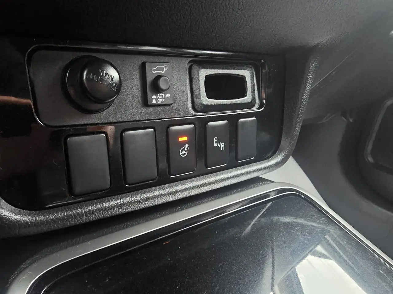 Mitsubishi Outlander снимка Mitsubishi Outlander