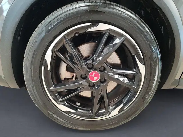DS Automobiles DS 7 Crossback view 9