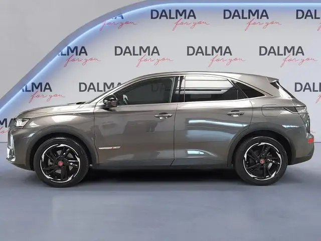 DS Automobiles DS 7 Crossback view 2