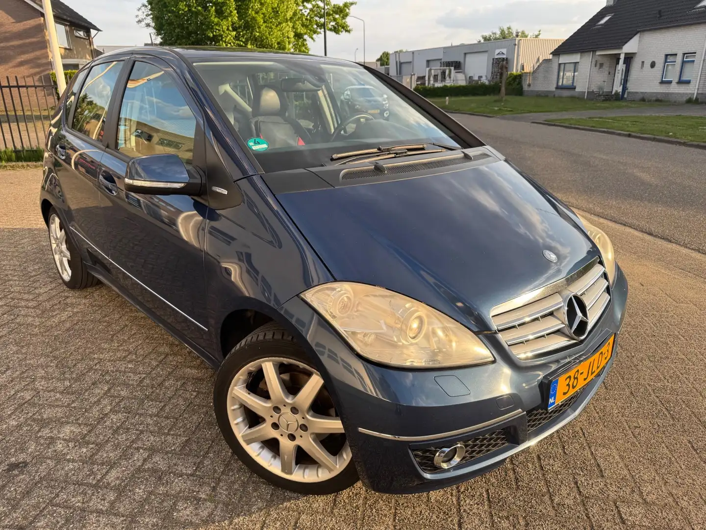 Mercedes-Benz A 160 BlueEFFICIENCY Avantgarde Airco,2e Eigenaar Blauw - 2