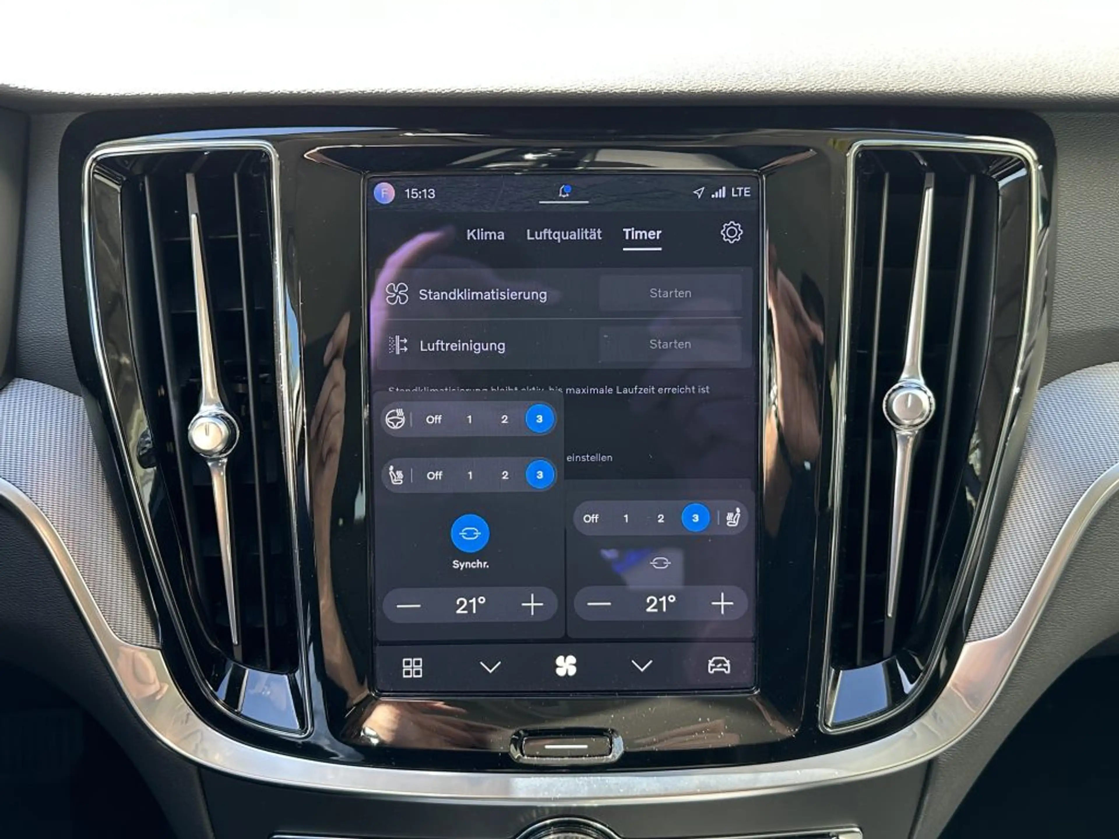 Volvo V60 Cross Country B4 D AWD Plus — photo 9