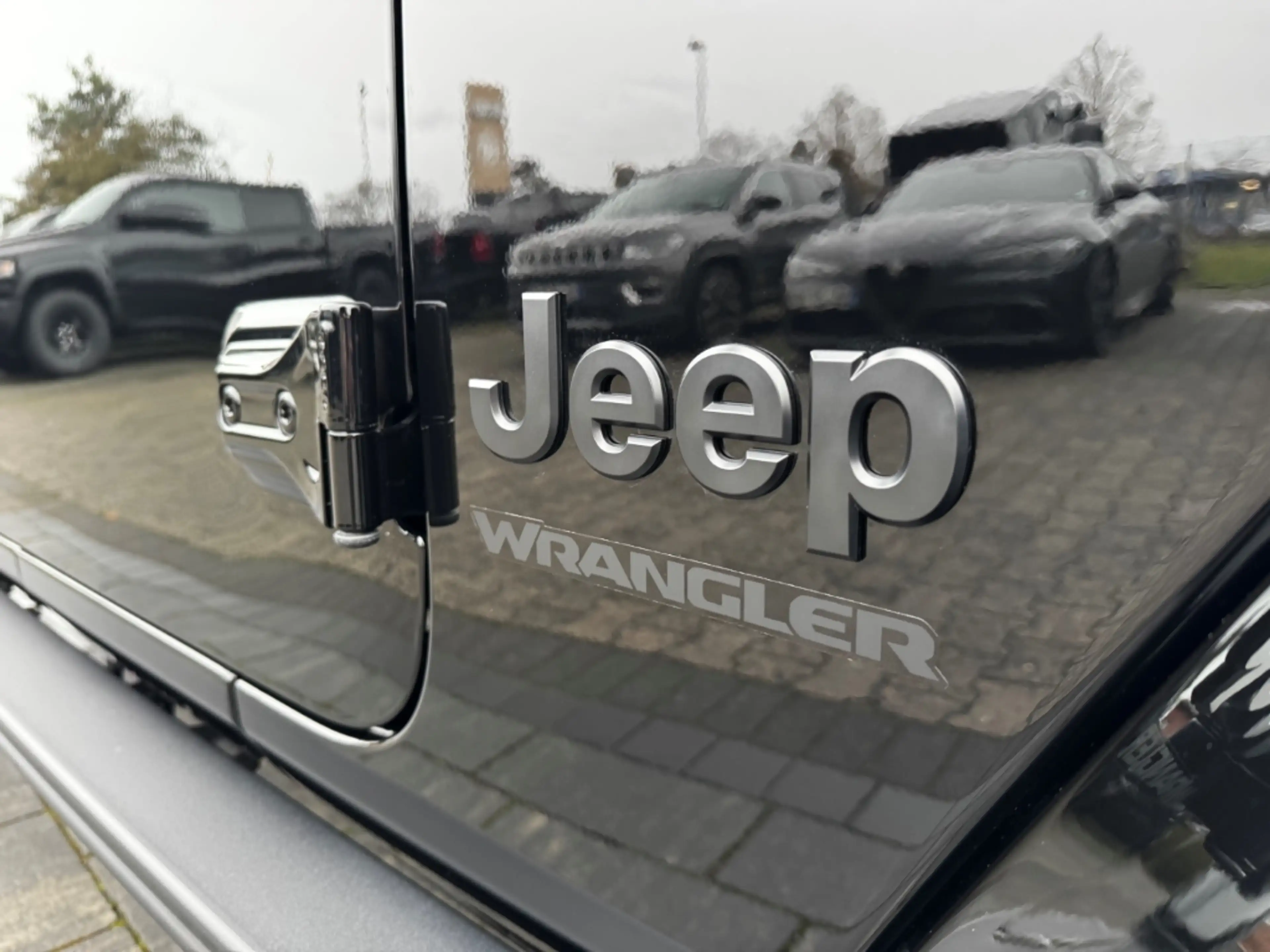 Jeep Wrangler Sahara Hardtop Navi Soundsystem LED Sperrdiff. ACC — photo 11