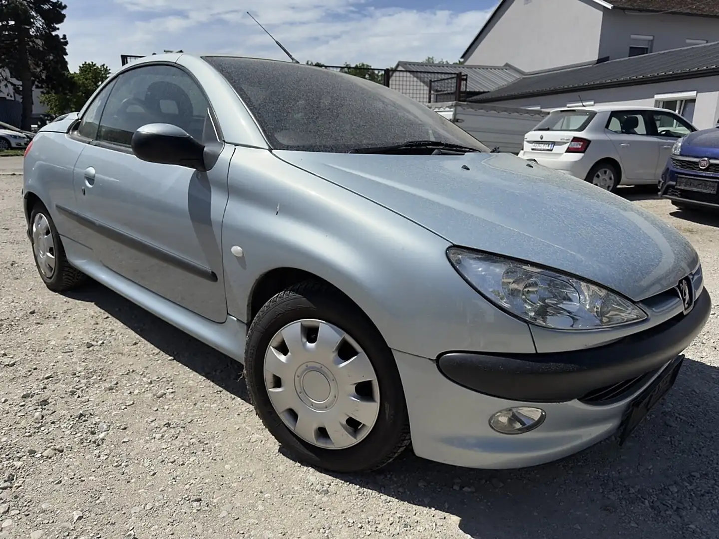 Peugeot 206 CC 1,6 16V Silber - 1