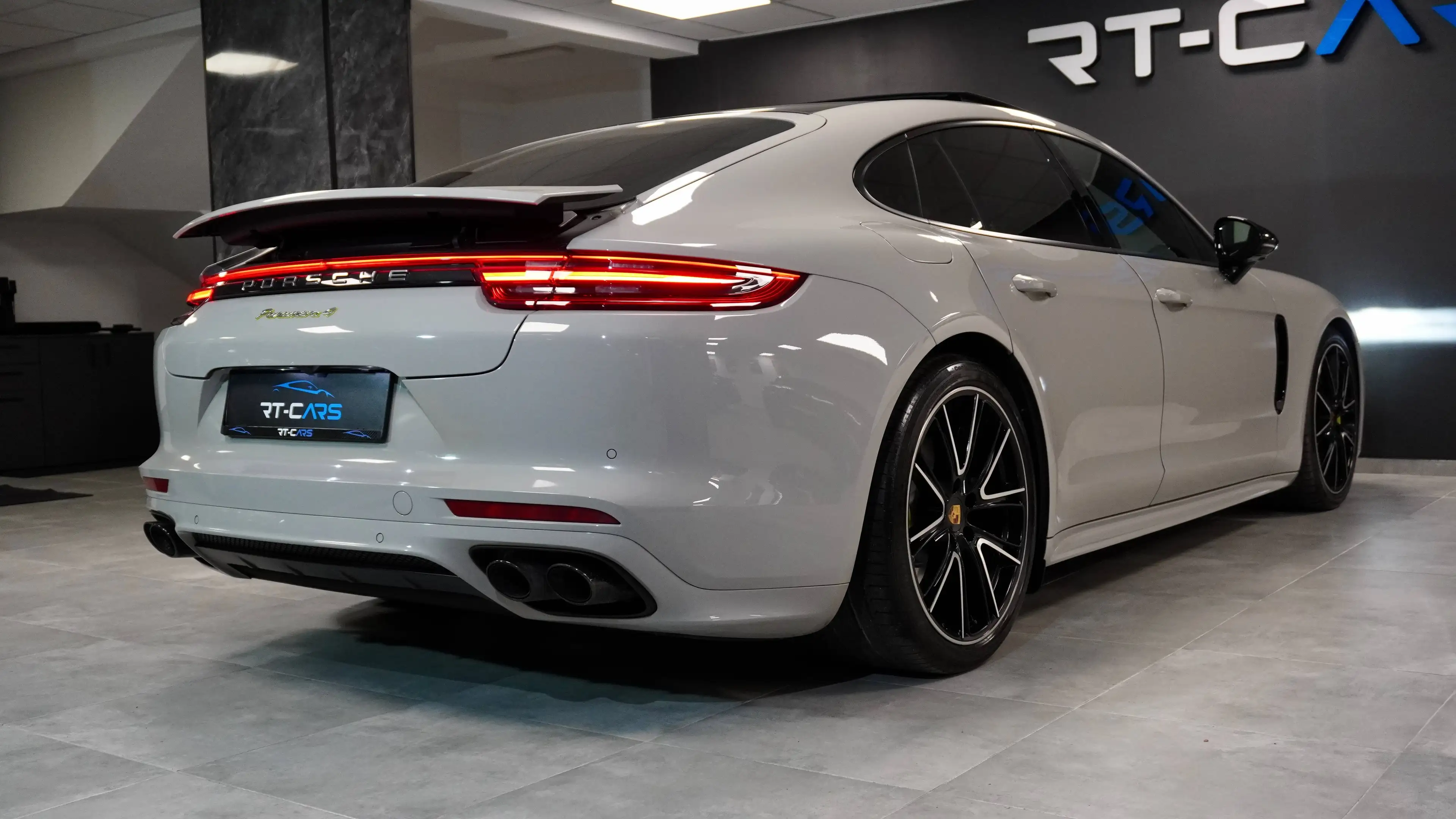 Porsche Panamera 4S eHybrid — photo 15