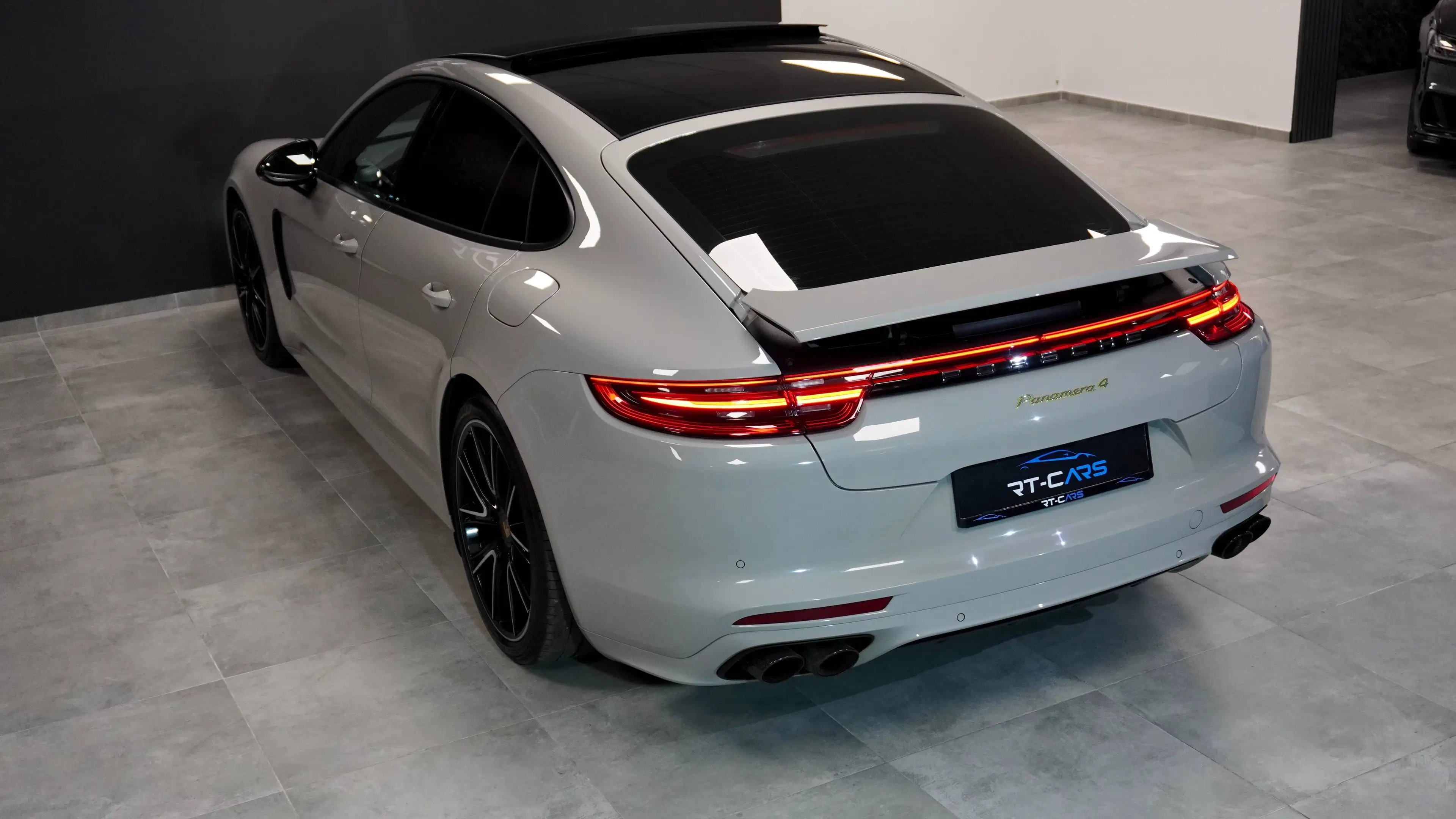 Porsche Panamera 4S eHybrid — photo 12