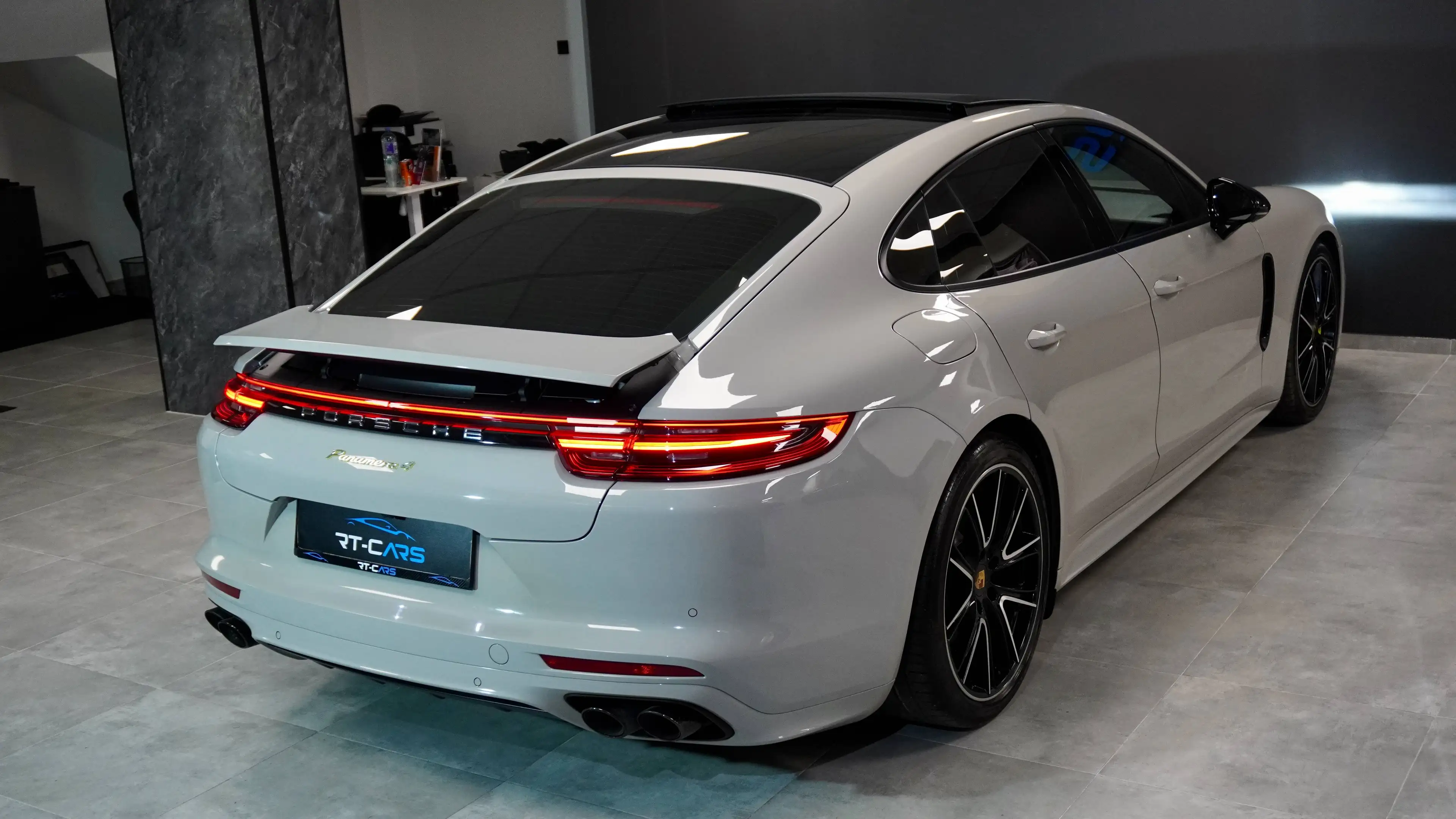 Porsche Panamera 4S eHybrid — photo 14
