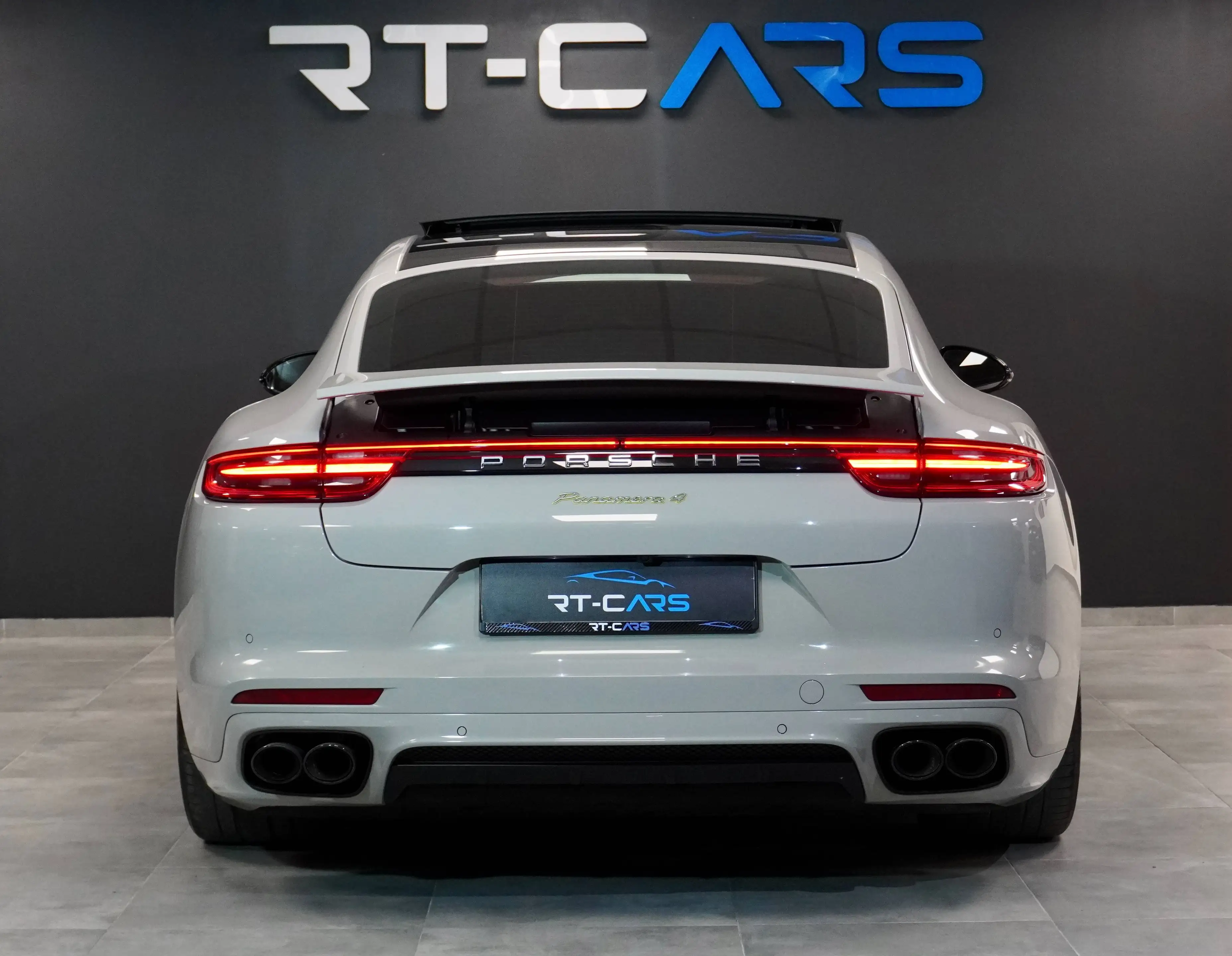 Porsche Panamera 4S eHybrid — photo 11