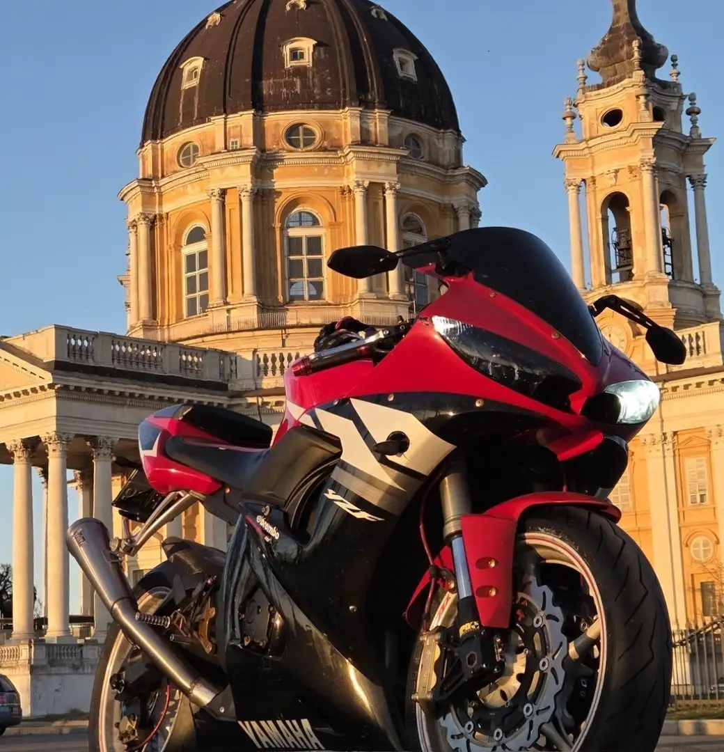 Yamaha YZF-R6 Rojo - 1