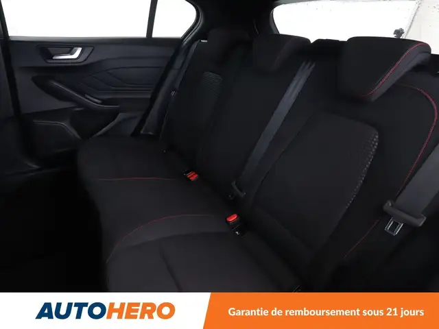 Ford Focus view 12